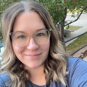 Meet your Posher, Caitlyn